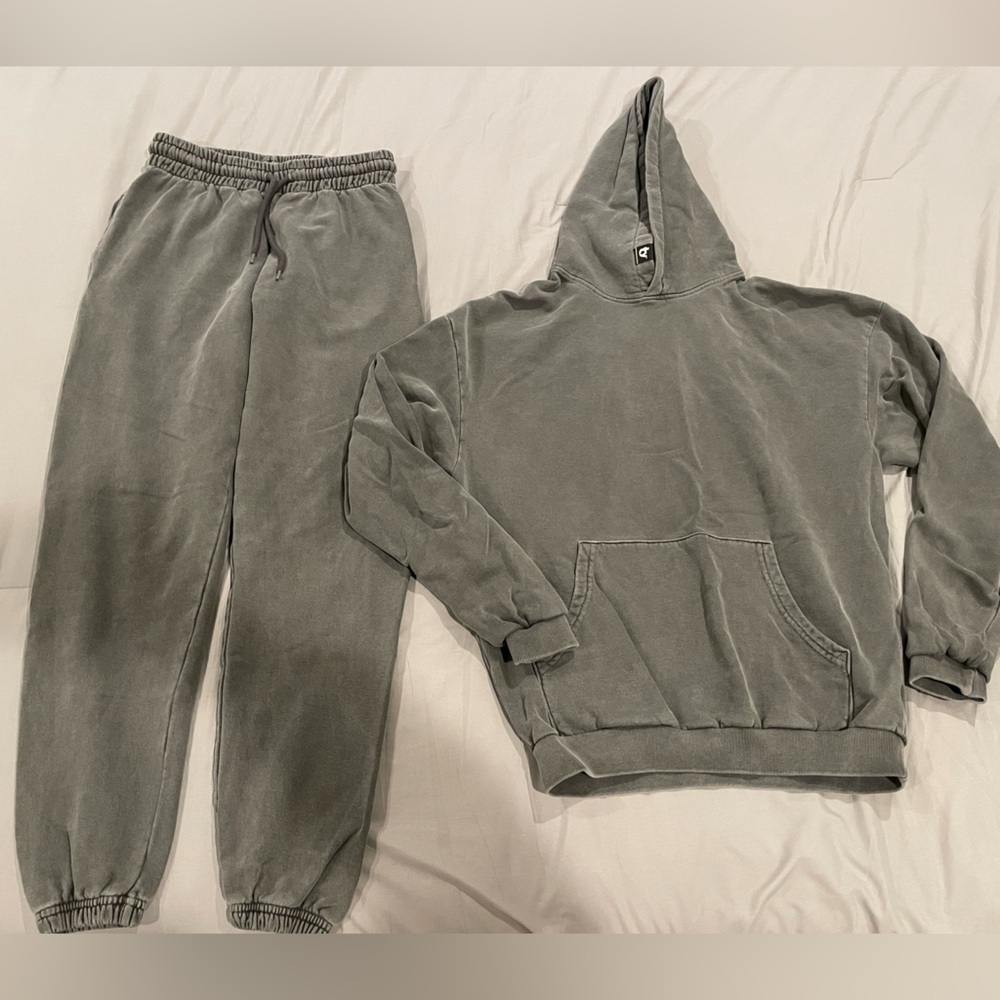 Thirty Years charcoal gray sweatpants and sweatshirt